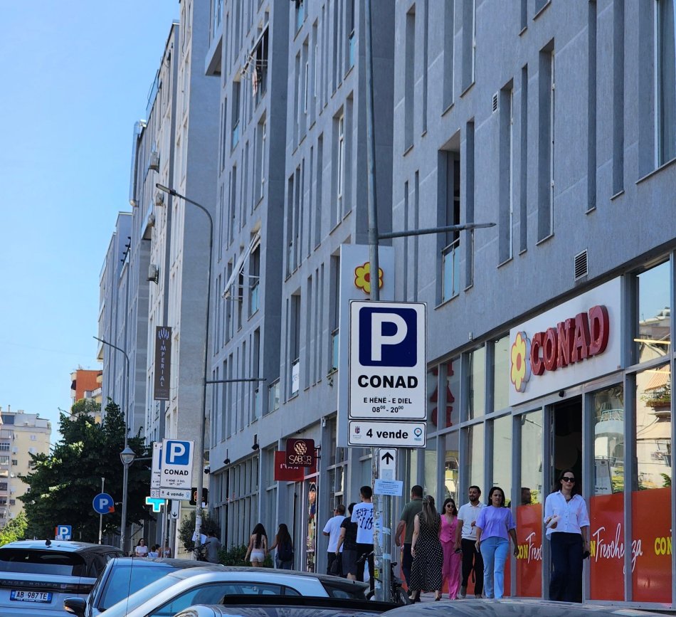 SHITET :✅️ ULTRA 🏘 Apartament 2+1+2wc & 2 Ballkone + Garderobë (📍Kompleksi Kika 3 ) 💫 - Komuna Parisit 120 m² Çmimi 328K. 🧭`