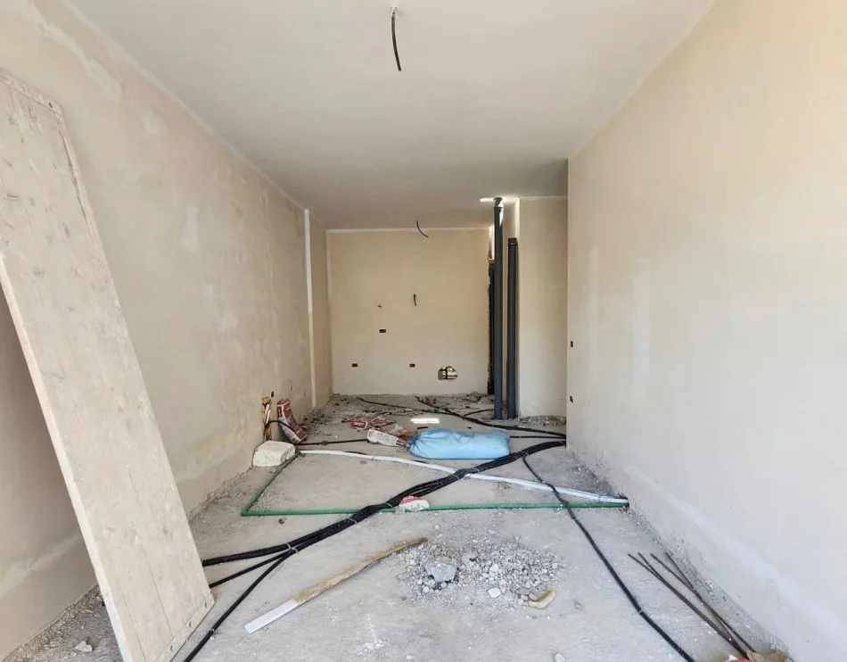 SHITET :✅️ ULTRA 🏘 Apartament 2+1+2wc & 2 Ballkone + Garderobë (📍Kompleksi Kika 3 ) 💫 - Komuna Parisit 120 m² Çmimi 312,000€ 🧭`