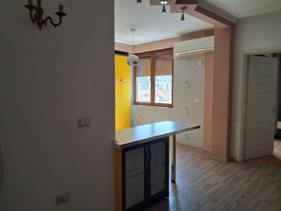 Tirane, jepet me qera apartament 1+1 Kati 6, 75 m² 600 € (Rruga Sulejman Pasha)