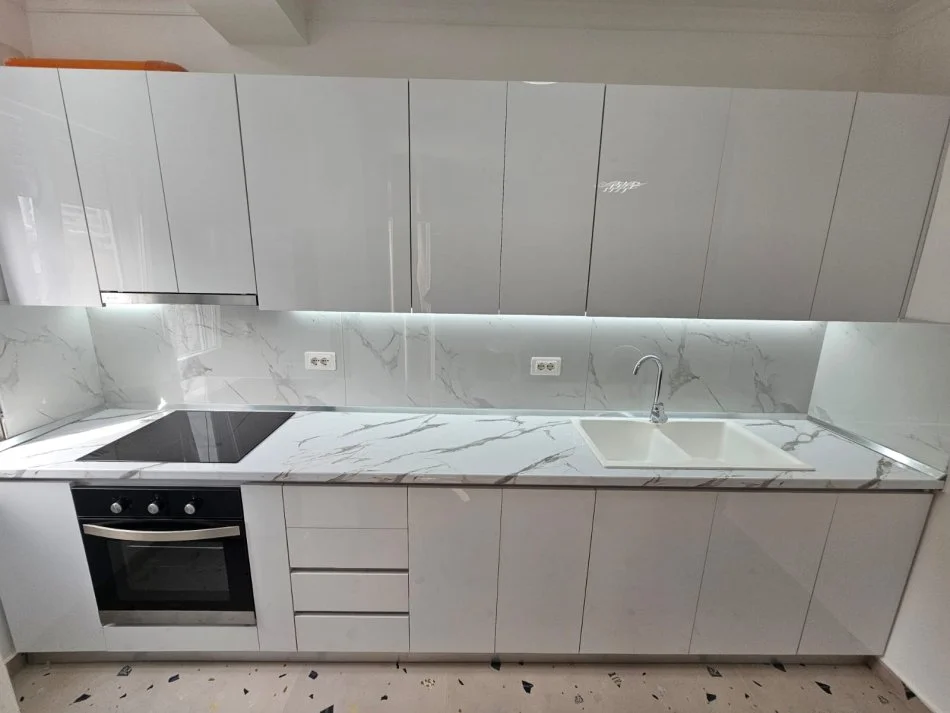 Durres, jepet me qera apartament 3+1+Aneks+Ballkon Kati 4, 120 m² 500 € 