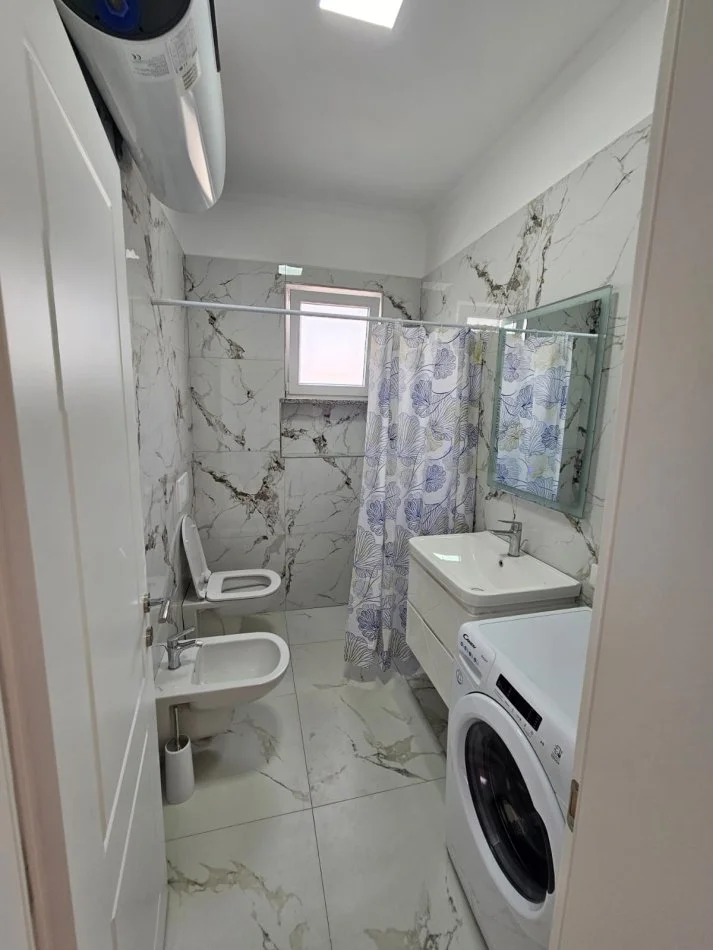 Durres, jepet me qera apartament 3+1+Aneks+Ballkon Kati 4, 120 m² 500 € 