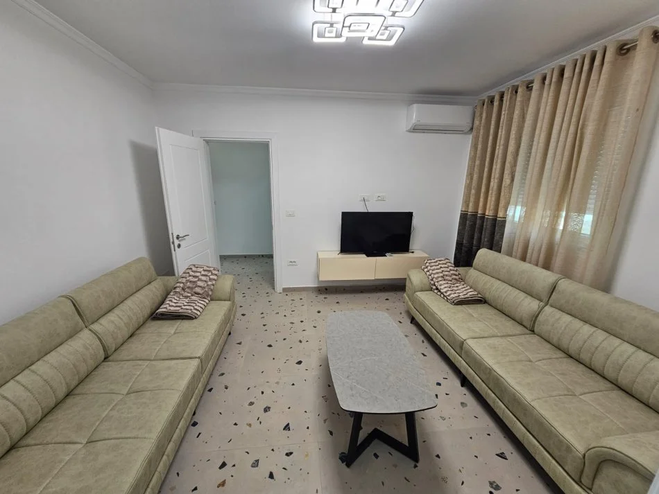 Durres, jepet me qera apartament 3+1+Aneks+Ballkon Kati 4, 120 m² 500 € 