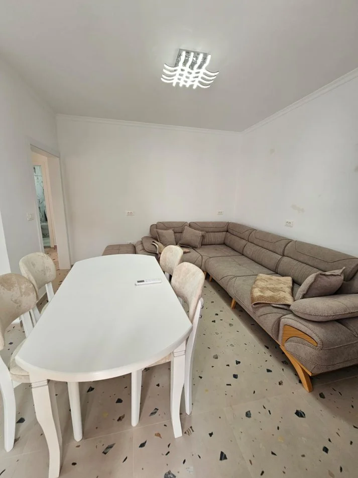 Durres, jepet me qera apartament 3+1+Aneks+Ballkon Kati 4, 120 m² 500 € 