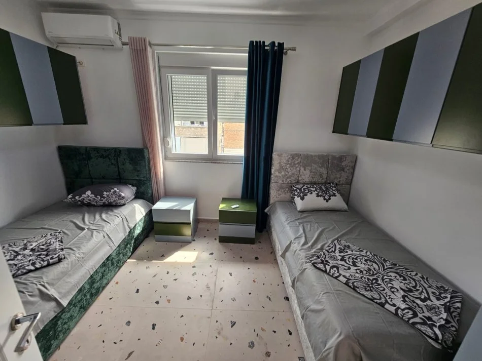 Durres, jepet me qera apartament 3+1+Aneks+Ballkon Kati 4, 120 m² 500 € 