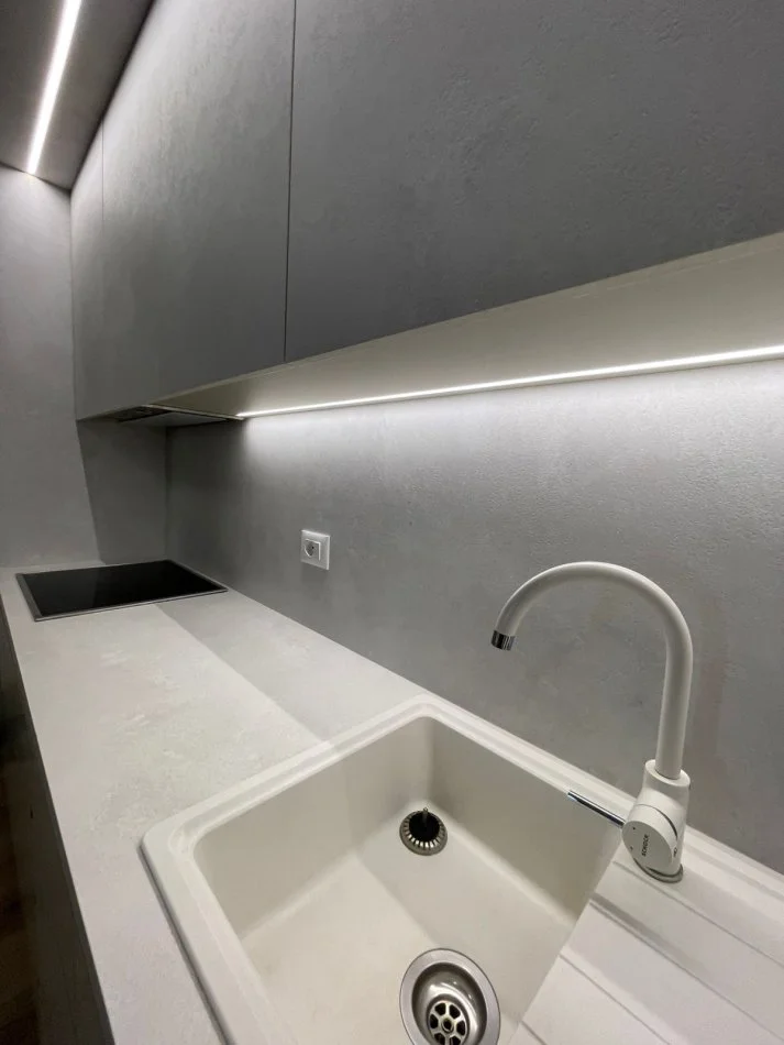 Tirane, jepet me qera apartament 1+1+Ballkon Kati 8, 72 m² 850 € (Square21)