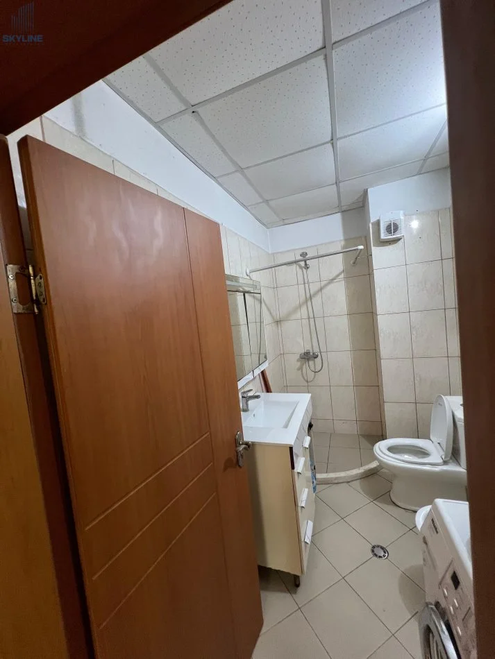 Tirane, jepet me qera apartament 2+1 Kati 7, 100 m² 450 € (Yzberisht)