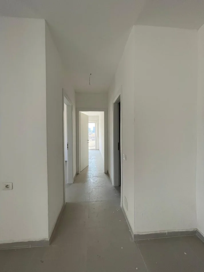 Tirane, jepet me qera apartament 2+1+Ballkon Kati 6, 82 m² 650 € (Qender)