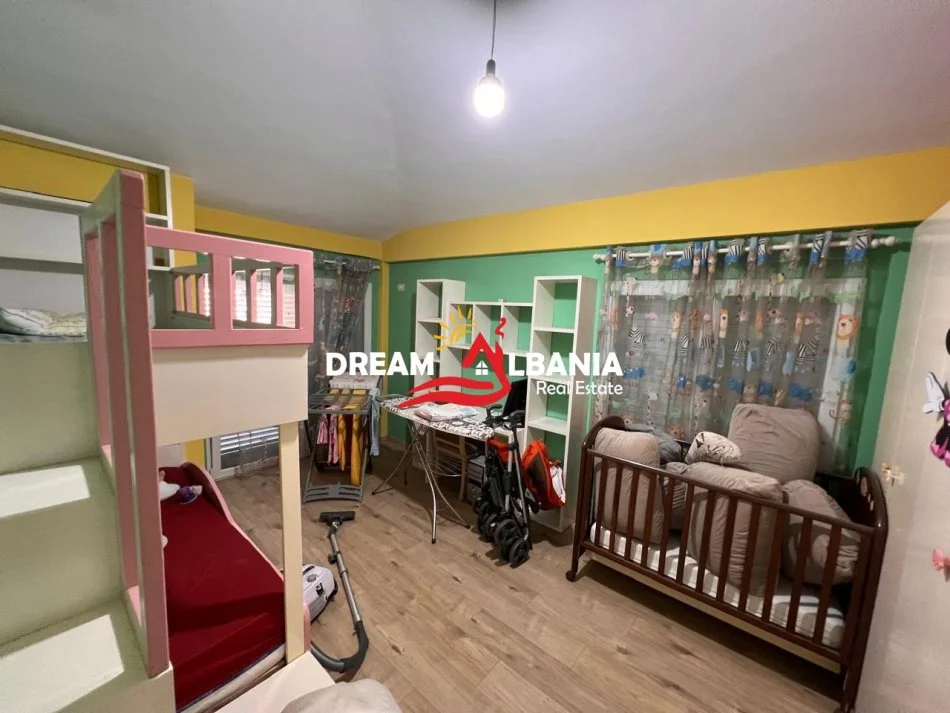 Tirane, shitet apartament 2+1+Ballkon Kati 4, 135 m² 179.500 € (ne Fresk perballe Restorant Freskut)