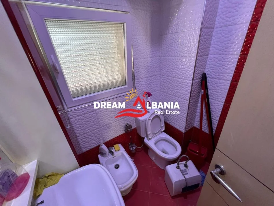 Tirane, shitet apartament 2+1+Ballkon Kati 4, 135 m² 179.500 € (ne Fresk perballe Restorant Freskut)