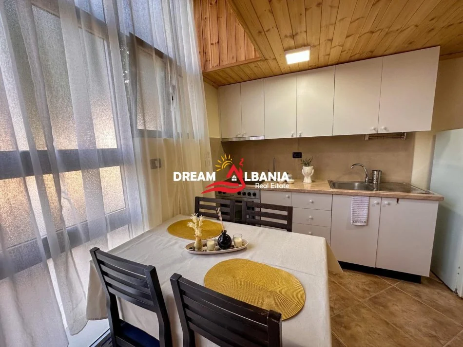 Tirane, jepet me qera apartament duplex Dublex , 40 m² 400 € (ne Selite prane Fakultetit Marin Barleti)