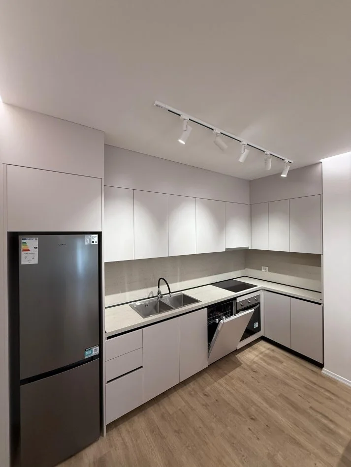 Tirane, jepet me qera apartament 1+1 Kati 5, 63 m² 600 € 