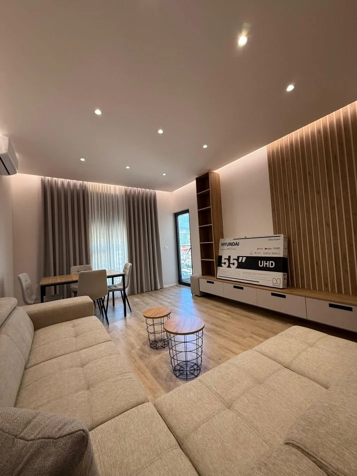 Tirane, jepet me qera apartament 1+1 Kati 5, 63 m² 600 € 