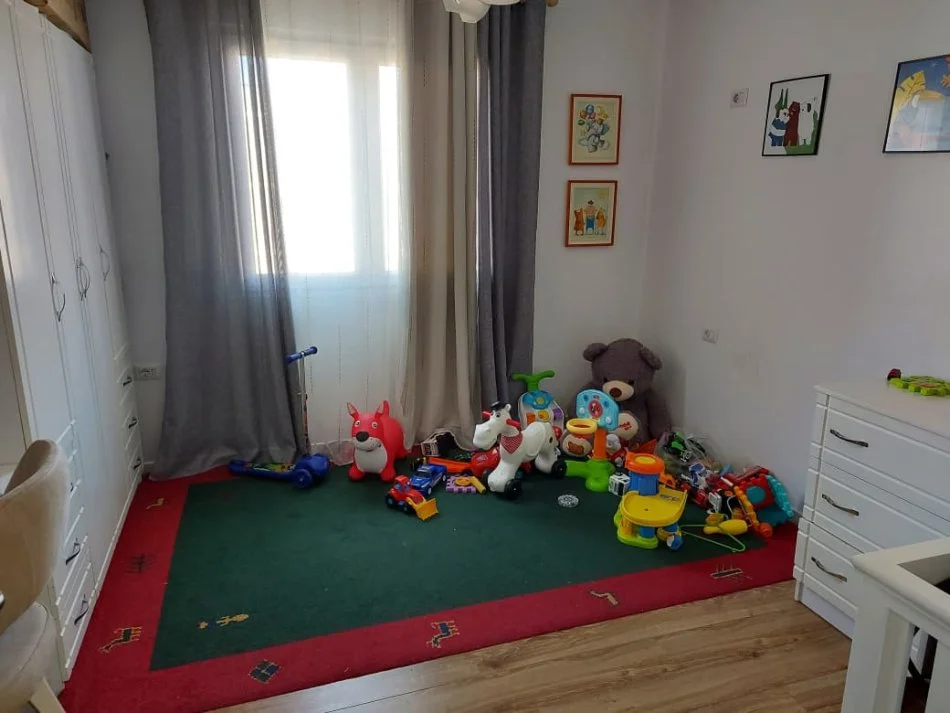 Tirane, jap me qera apartament 2+1+Ballkon Kati 5, 70 m² 510 € (kadri roshi)