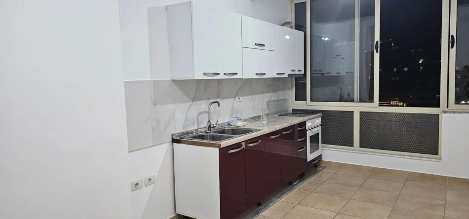 Tirane, jap me qera apartament 2+1+Ballkon Kati 7, 70 m² 310 € (Besim Alla)