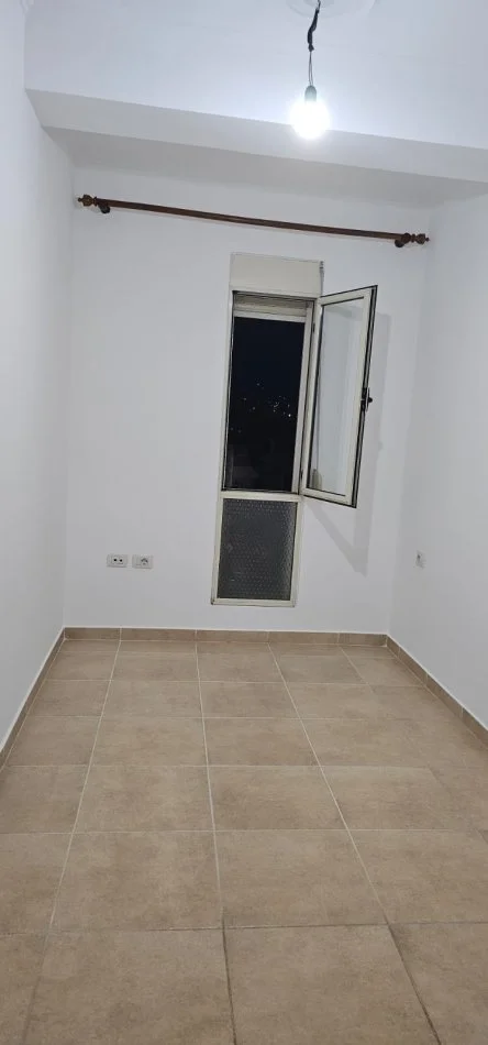 Tirane, jap me qera apartament 2+1+Ballkon Kati 7, 70 m² 310 € (Besim Alla)