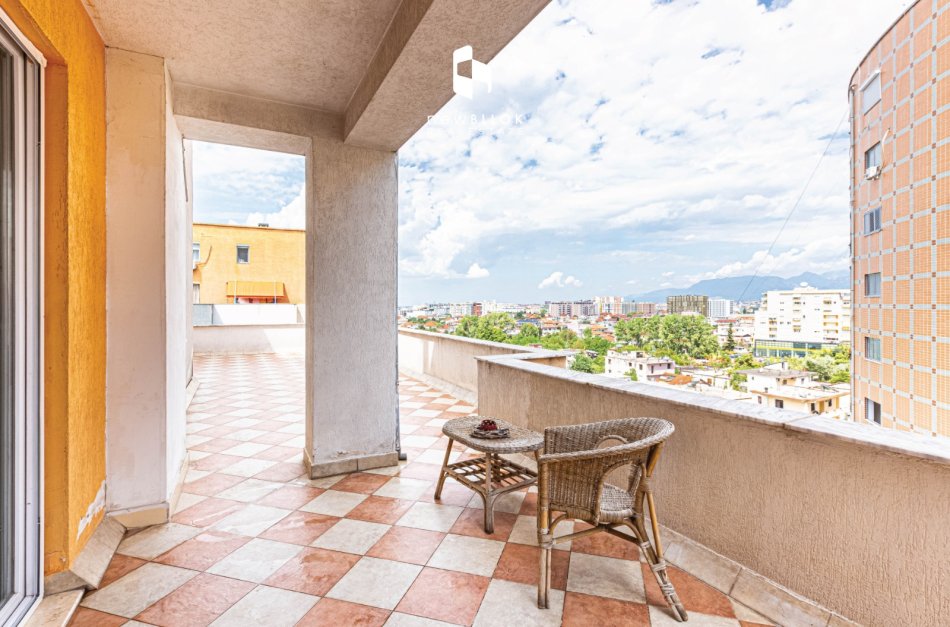 Tirane, shitet apartament 2+1+Ballkon Kati 7, 163 m² 198.000 € (astir pran bar artist)