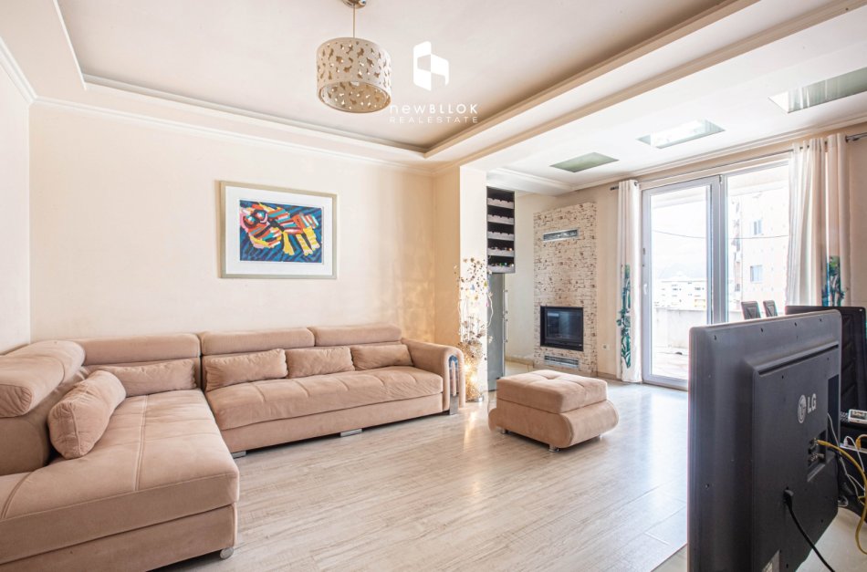 Tirane, shitet apartament 2+1+Ballkon Kati 7, 163 m² 198.000 € (astir pran bar artist)