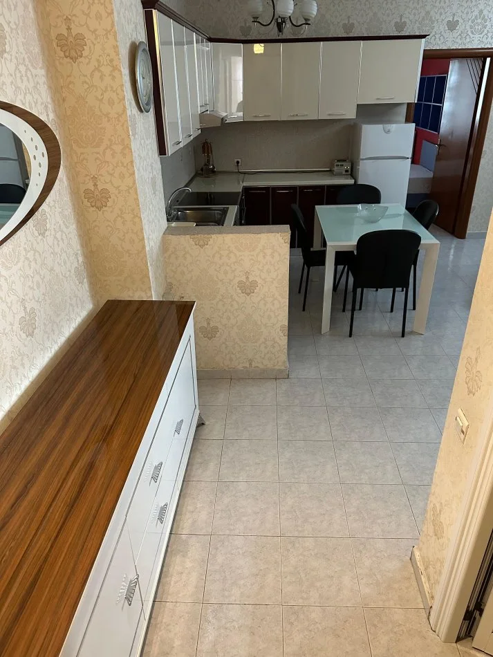 Tirane, jepet me qera apartament 2+1+Ballkon Kati 3, 92 m² 600 € (Don bosko)
