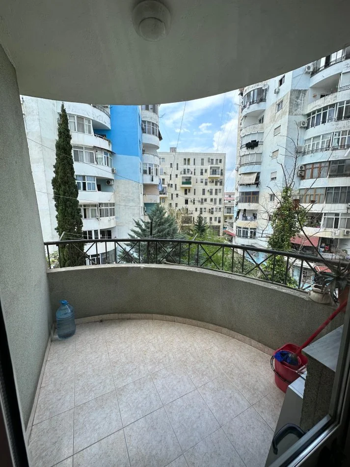 Tirane, jepet me qera apartament 2+1+Ballkon Kati 3, 92 m² 600 € (Don bosko)