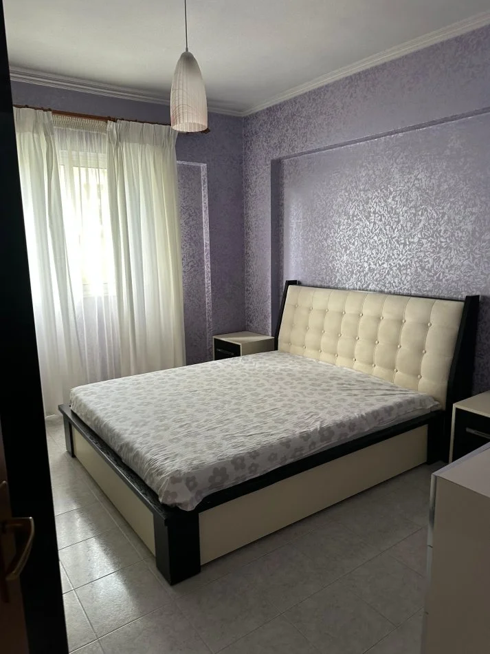 Tirane, jepet me qera apartament 2+1+Ballkon Kati 3, 92 m² 600 € (Don bosko)