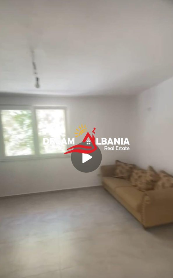 Tirane, jepet me qera apartament 1+1 , 58 m² 200 € (sa kalon News 24, Shkoze)