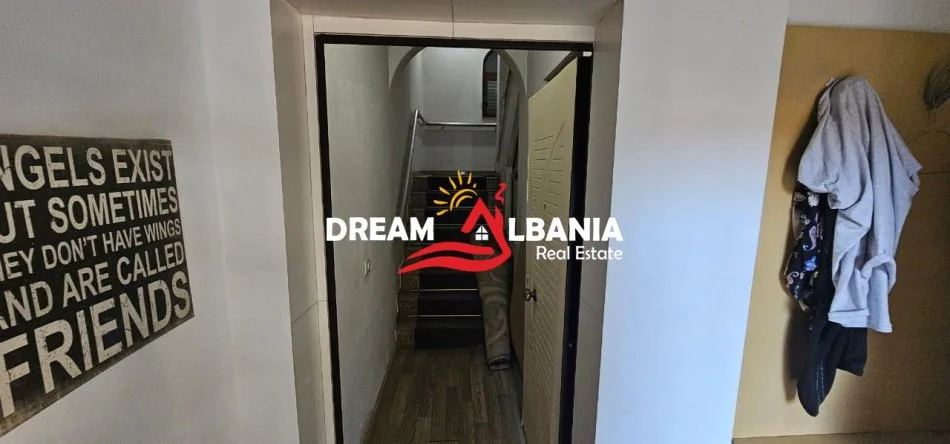 Tirane, jepet me qera 2+1 , 80 m² 420 € (sa kalon Terminalin e Autobuzave te Veriut)