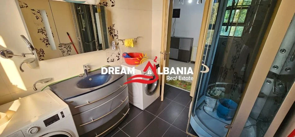 Tirane, jepet me qera apartament 1+1 Kati 3, 80 m² 420 € (sa kalon Terminalin e Autobuzave te Veriut)
