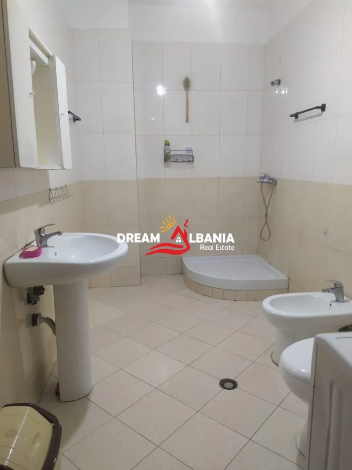 Tirane, jepet me qera 1+1 Kati 3, 80 m² 520 € (tek Rruga Riza Cerova)