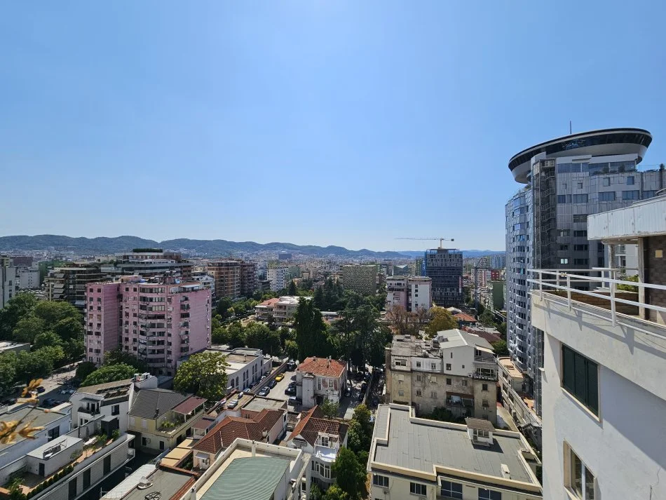 Tirane, shitet apartament 2+1+Ballkon , 277 m² 900.000 € (Kullat Binjake)