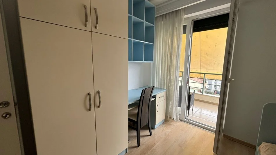 Tirane, jepet me qera apartament 2+1+Ballkon Kati 6, 100 m² 650 € (5 maj)