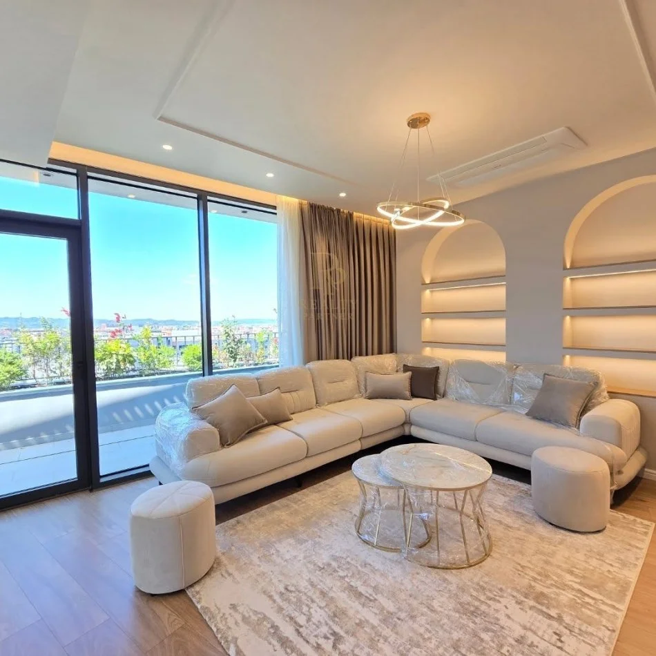 Tirane, jepet me qera apartament 2+1+Ballkon Kati 7, 150 m² 2.300 € (Lake View Residence)
