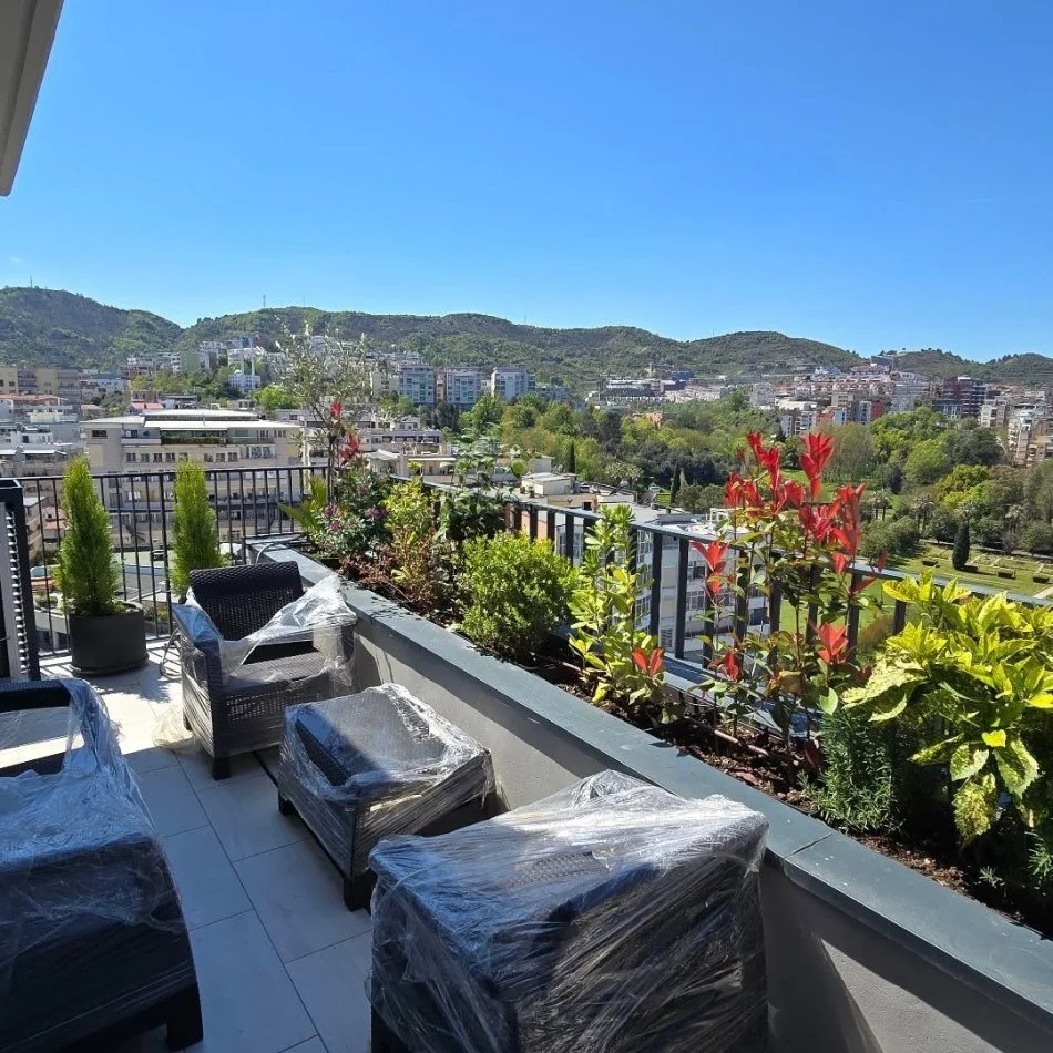 Tirane, jepet me qera apartament 2+1+Ballkon Kati 7, 150 m² 2.300 € (Lake View Residence)