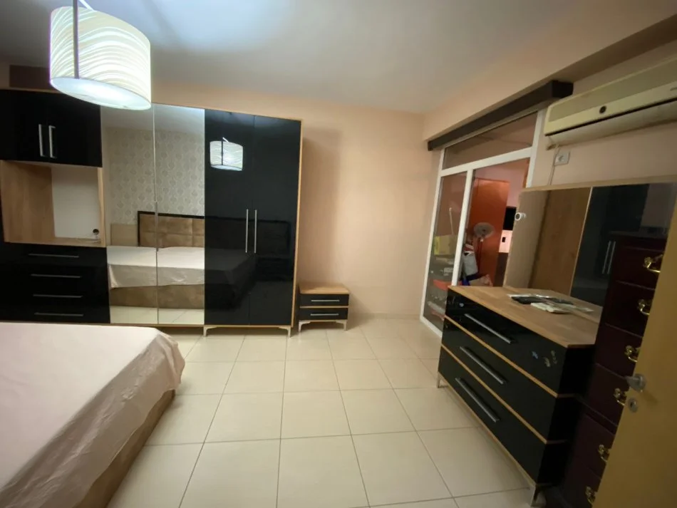 Tirane, jap me qera apartament 2+1+Ballkon Kati 5, 100 m² 600 € (SIRI KOKDRA)