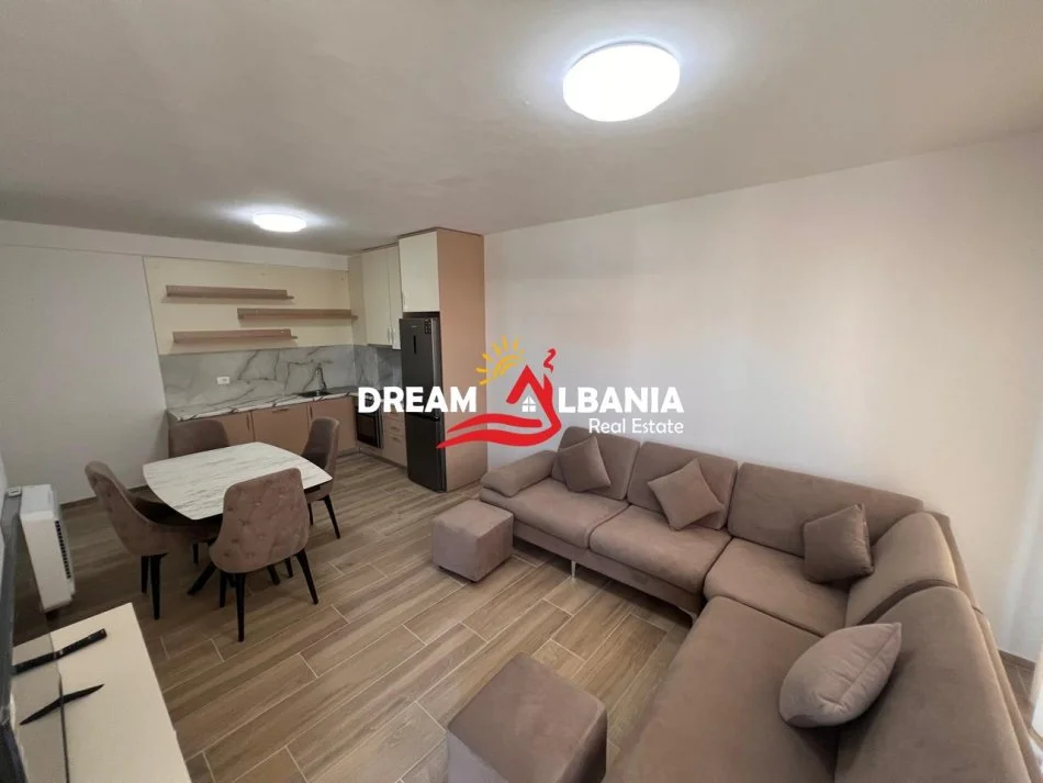 Tirane, jepet me qera apartament 2+1 , 100 m² 490 € (tek Kompleksi Rezidencial “Univers City”)