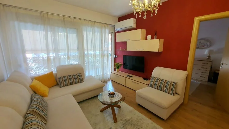 Tirane, jepet me qera apartament 1+1 Kati 2, 72 m² 700 € 