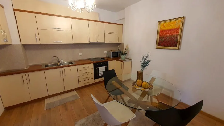 Tirane, jepet me qera apartament 1+1 Kati 2, 72 m² 700 € 