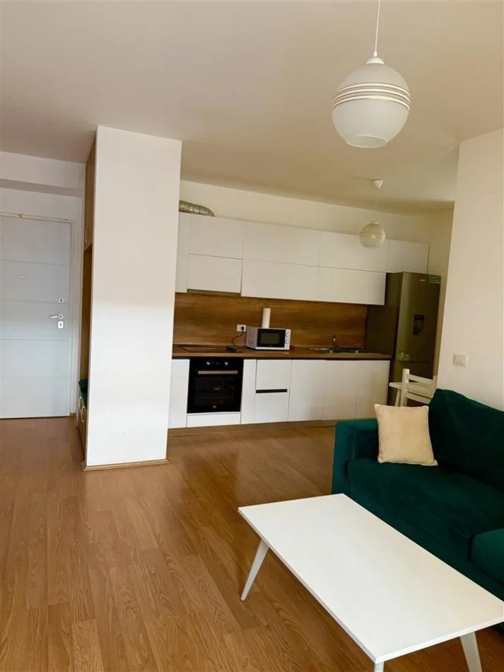 Tirane, jepet me qera apartament 2+1+Ballkon Kati 7, 90 m² 750 € (Fiori Di Bosko)