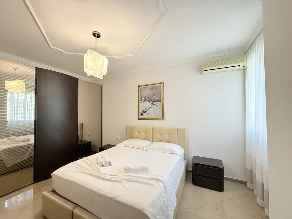 Tirane, jepet me qera apartament 2+1+Ballkon Kati 4, 850 € (Bul Gjergj Fishta)