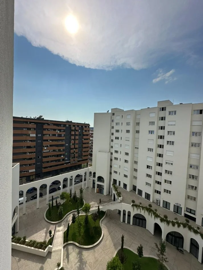 Tirane, jepet me qera apartament 2+1+Ballkon Kati 4, 98 m² 700 € (River Residence Unaza e Re)