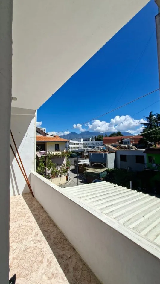 Tirane, jepet me qera shtepi 1+1 Kati 2, 600 € 