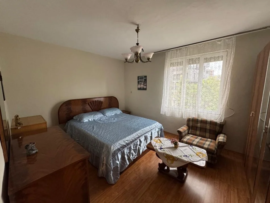 Tirane, jepet me qera apartament 2+1+Aneks+Ballkon Kati 4, 100 m² 600 € (RRUGA FADIL RADA, TEK ATSH)