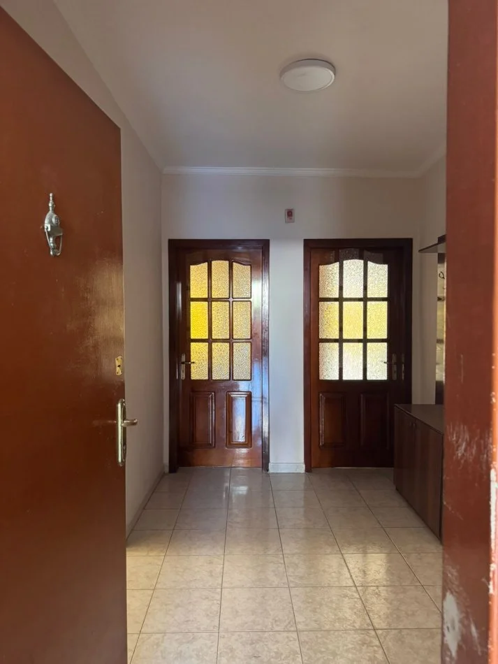 Tirane, jepet me qera apartament 2+1+Aneks+Ballkon Kati 1, 100 m² 720 € 