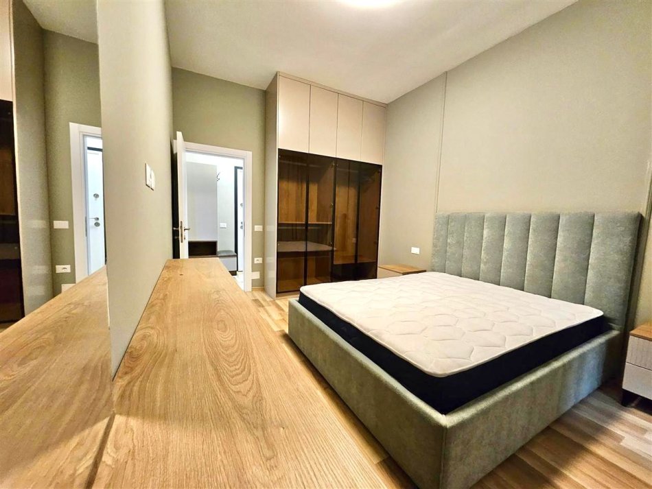 Me Qera : 1+1📍Square 21 (Rr. e Kavajes) - 690€ - S.75m² - E arreduar me Arkitekt✨