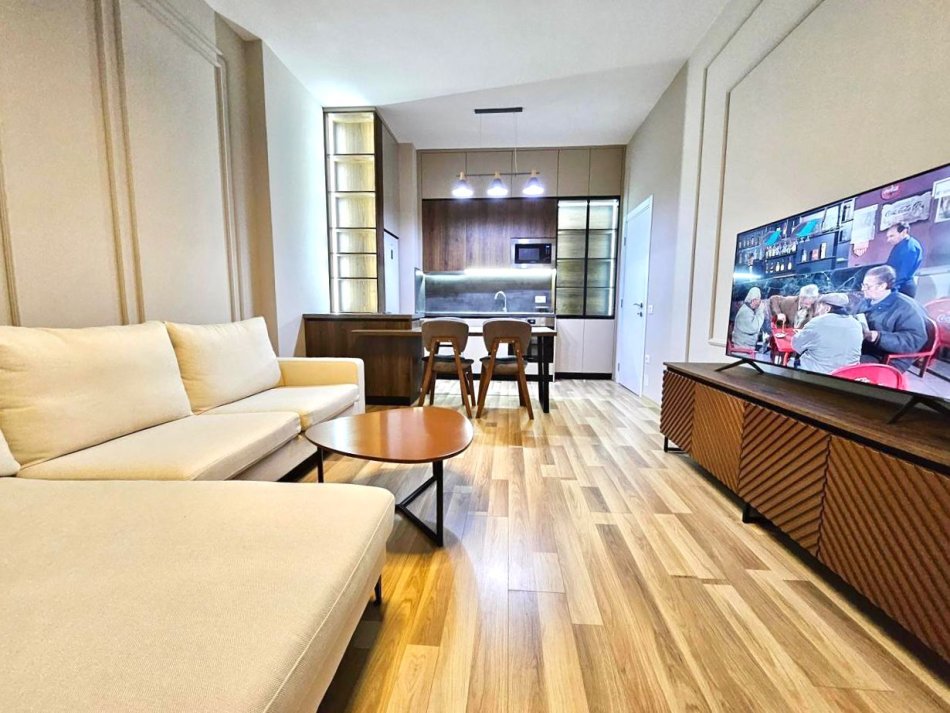 Me Qera : 1+1📍Square 21 (Rr. e Kavajes) - 690€ - S.75m² - E arreduar me Arkitekt✨