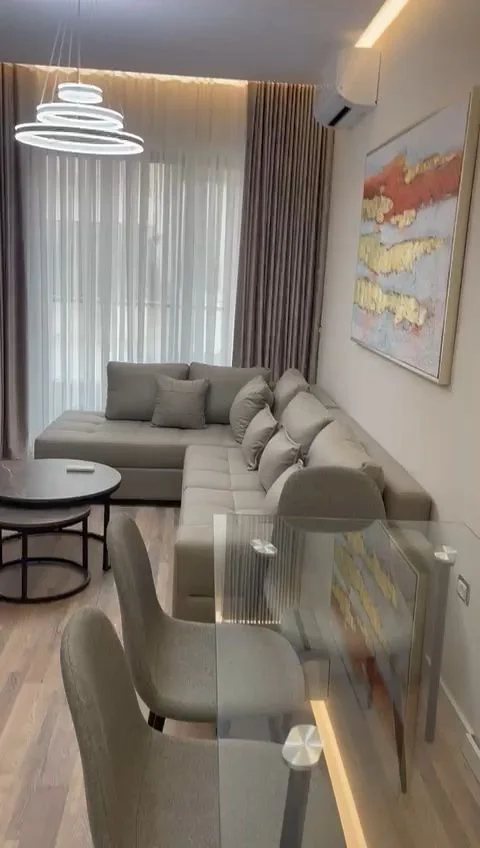 Tirane, jepet me qera apartament 1+1+Ballkon , 75 m² 1.000 € (Rruga e Kosovareve)