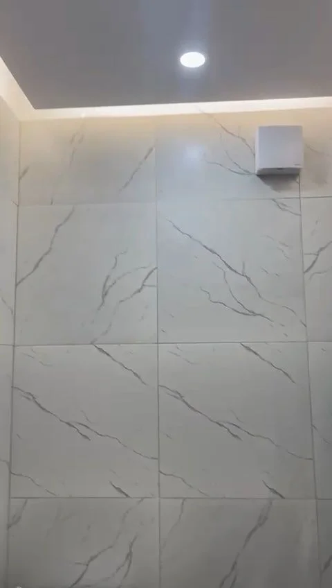 Tirane, jepet me qera apartament 1+1+Ballkon Kati 2, 70 m² 1.000 € (Rruga e Kosovareve)