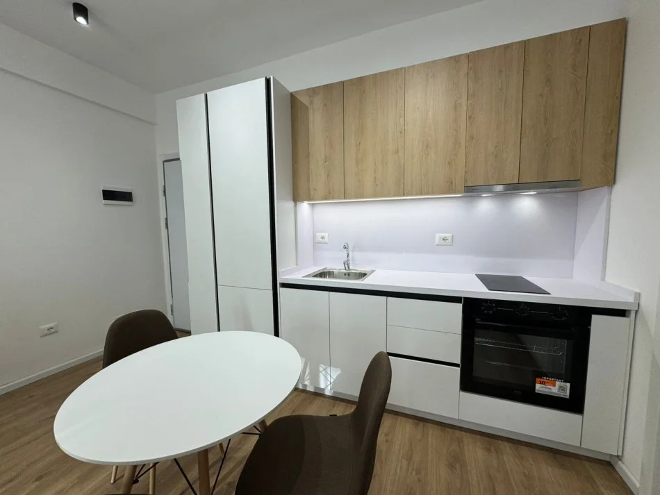 Tirane, jepet me qera apartament 1+1+Ballkon Kati 2, (Rezidenca Oxa, Fresk)