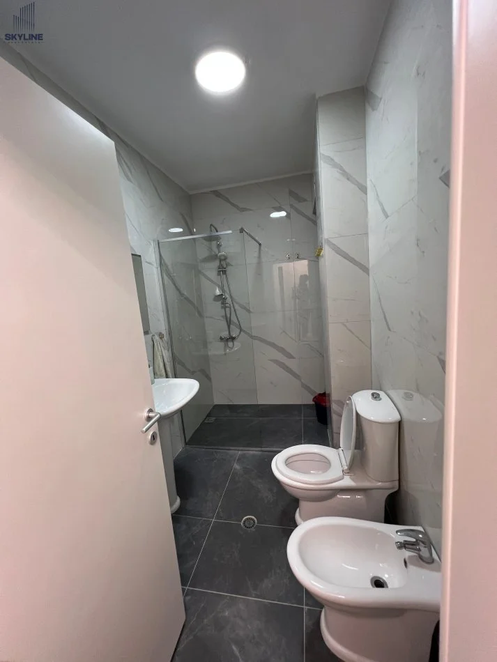 Tirane, jepet me qera apartament 1+1 Kati 6, 70 m² 650 € (Bulevardi i Ri)
