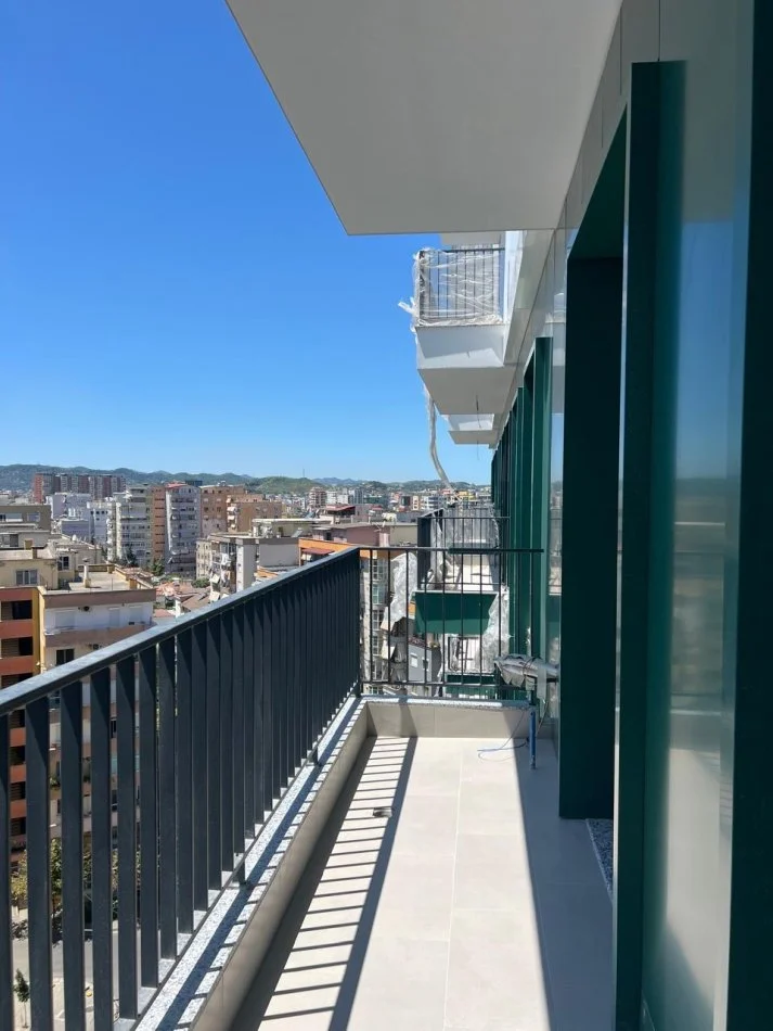 Tirane, jepet me qera apartament 2+1 Kati 9, 95 m² (Komuna e Parisit)