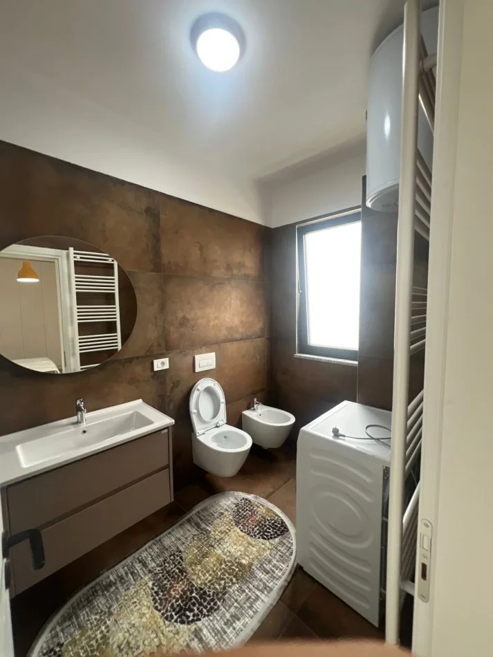 Tirane, jepet me qera 2+1+Ballkon Kati 3, 800 € 